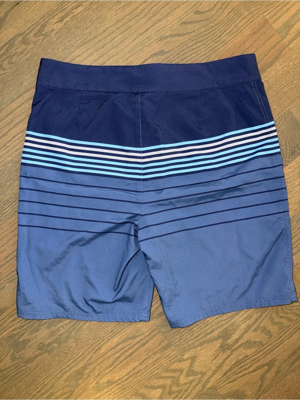 Vineyard Vines Boys XL 18 Blue Striped Board Shorts Swim Trunks Surf Beach
